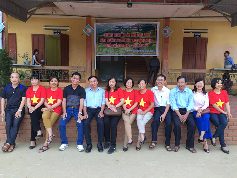 Trường THCS Nguyễn Văn Huyên mang hơi ấm lên Mù Căng Chải